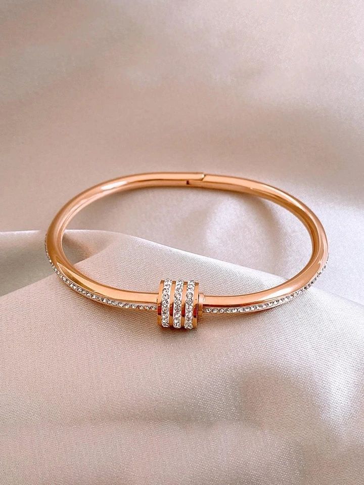 Velora Screw Bracelet