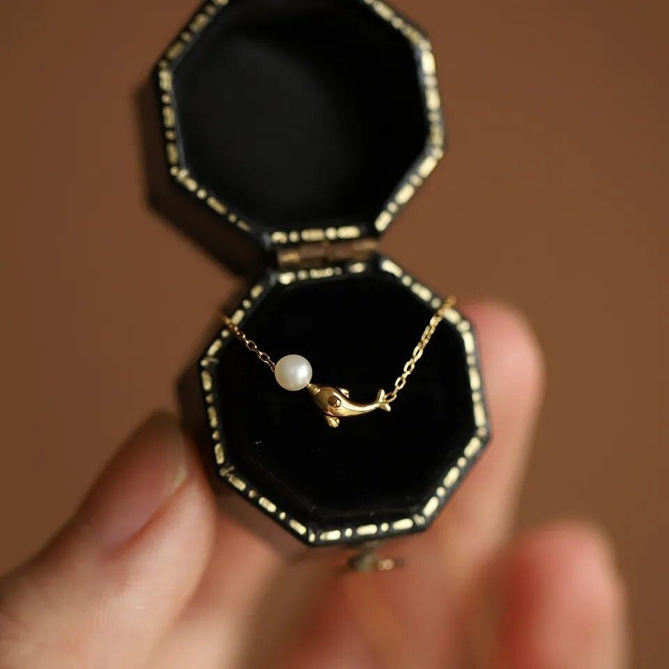 Delfyne Necklace