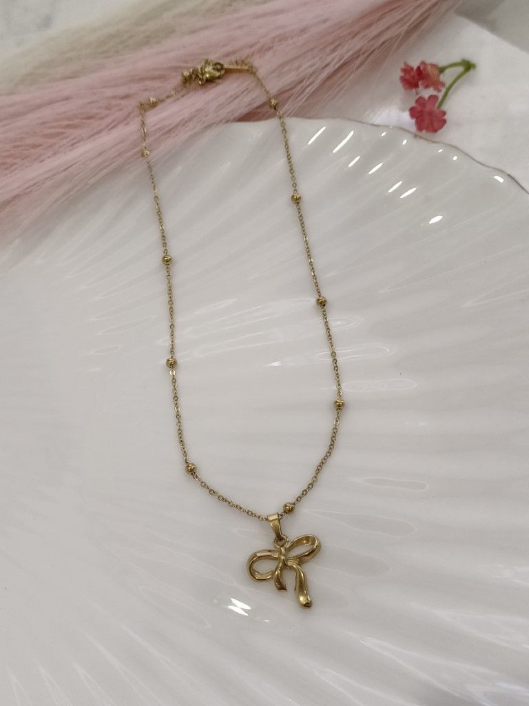 Bowtie Necklace